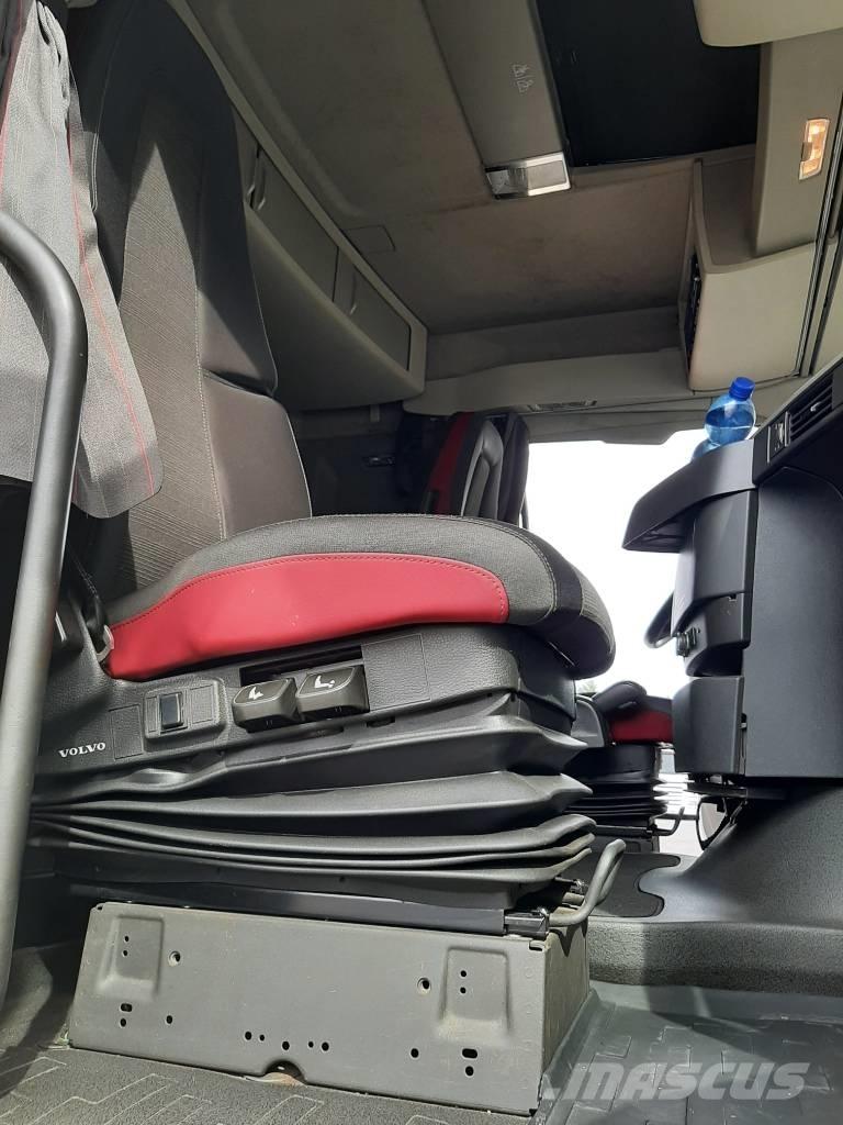 Volvo FH 13 شاحنات نقل ألواح الخشب