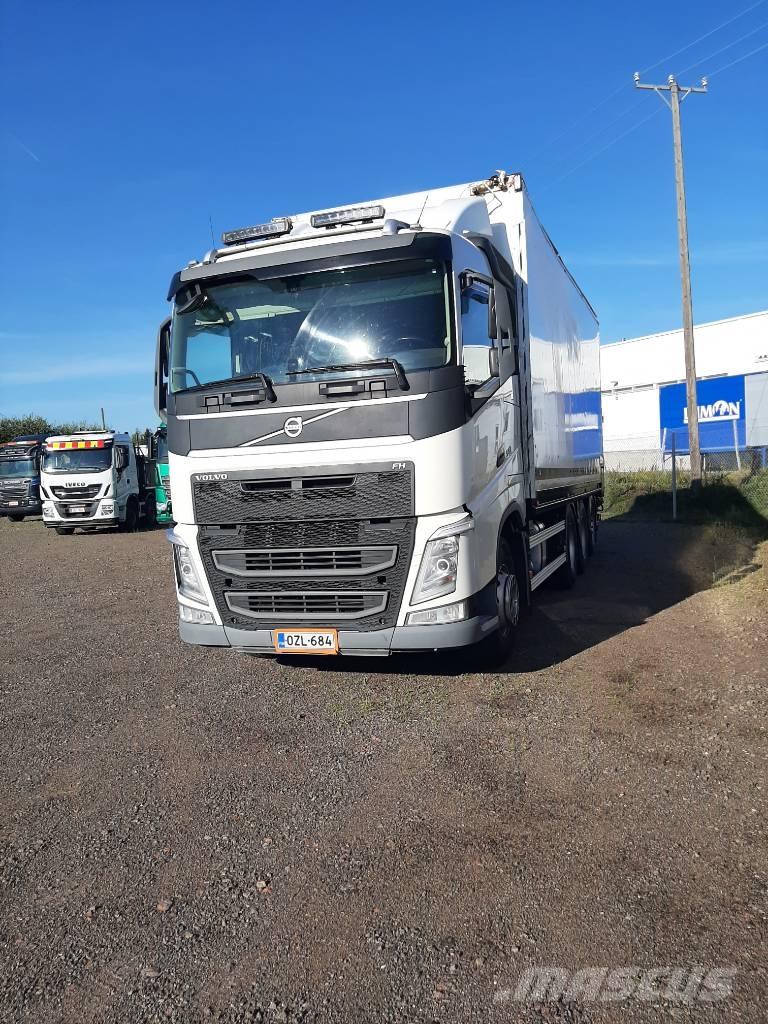 Volvo FH 13 شاحنات نقل ألواح الخشب