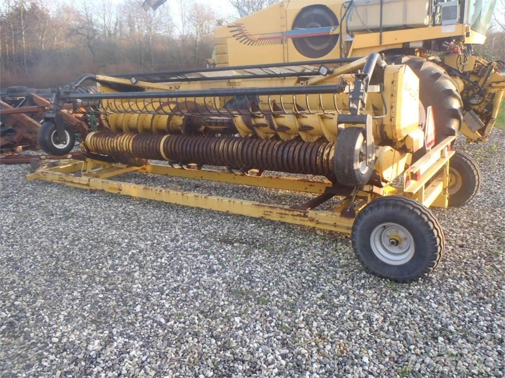 New Holland 366 الجرارات