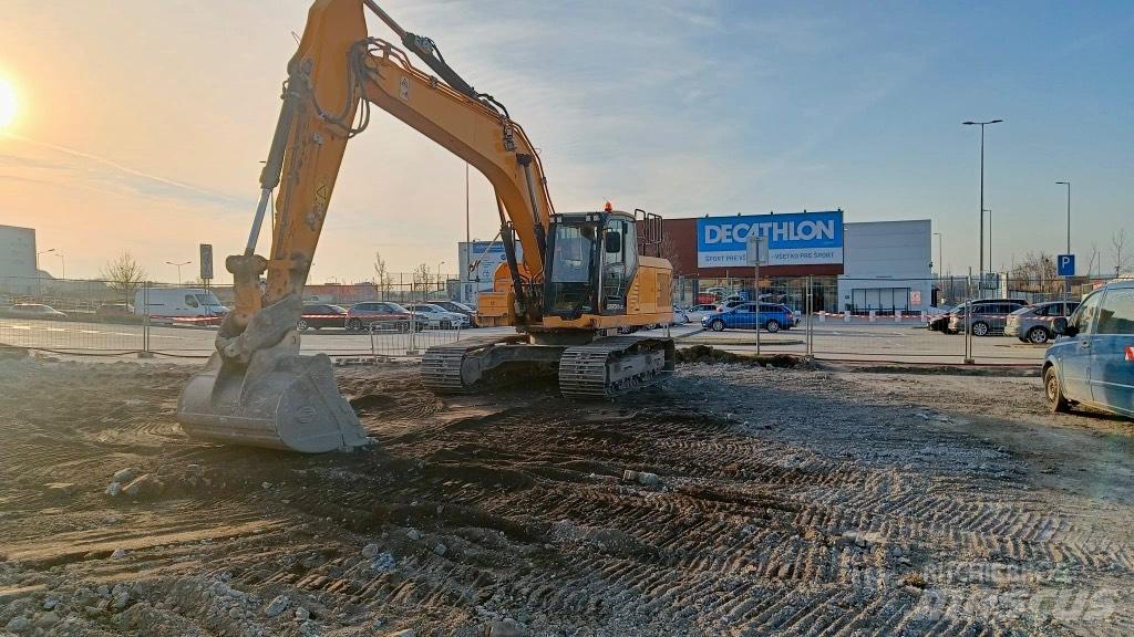 JCB 220 XL 4F حفارات زحافة