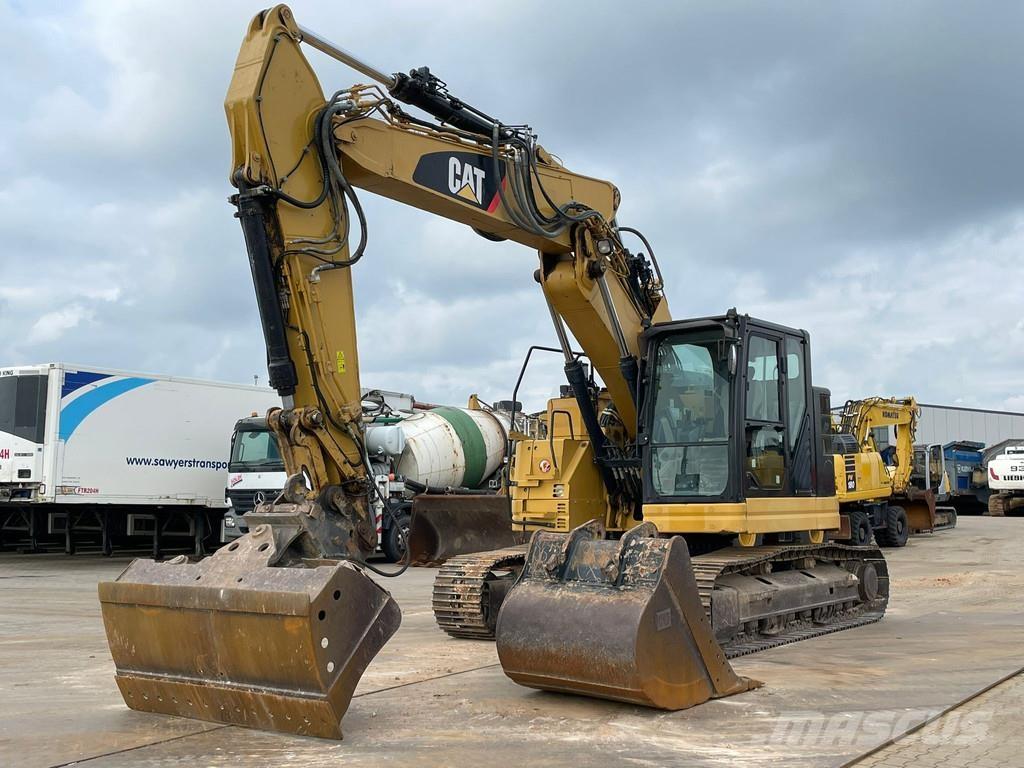 CAT 325F LCR حفارات زحافة
