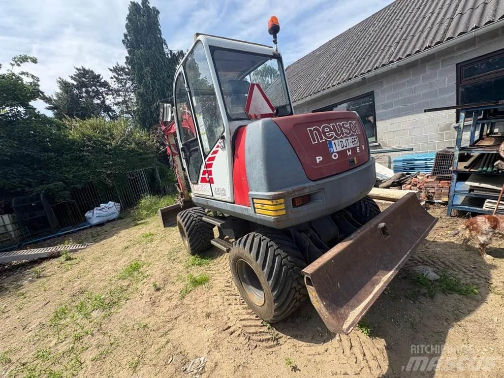 Neuson 6502WD حفارات بعجل