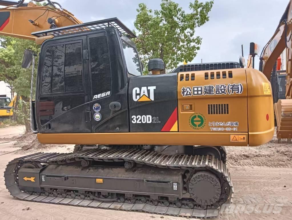 CAT 320 D L حفارات زحافة