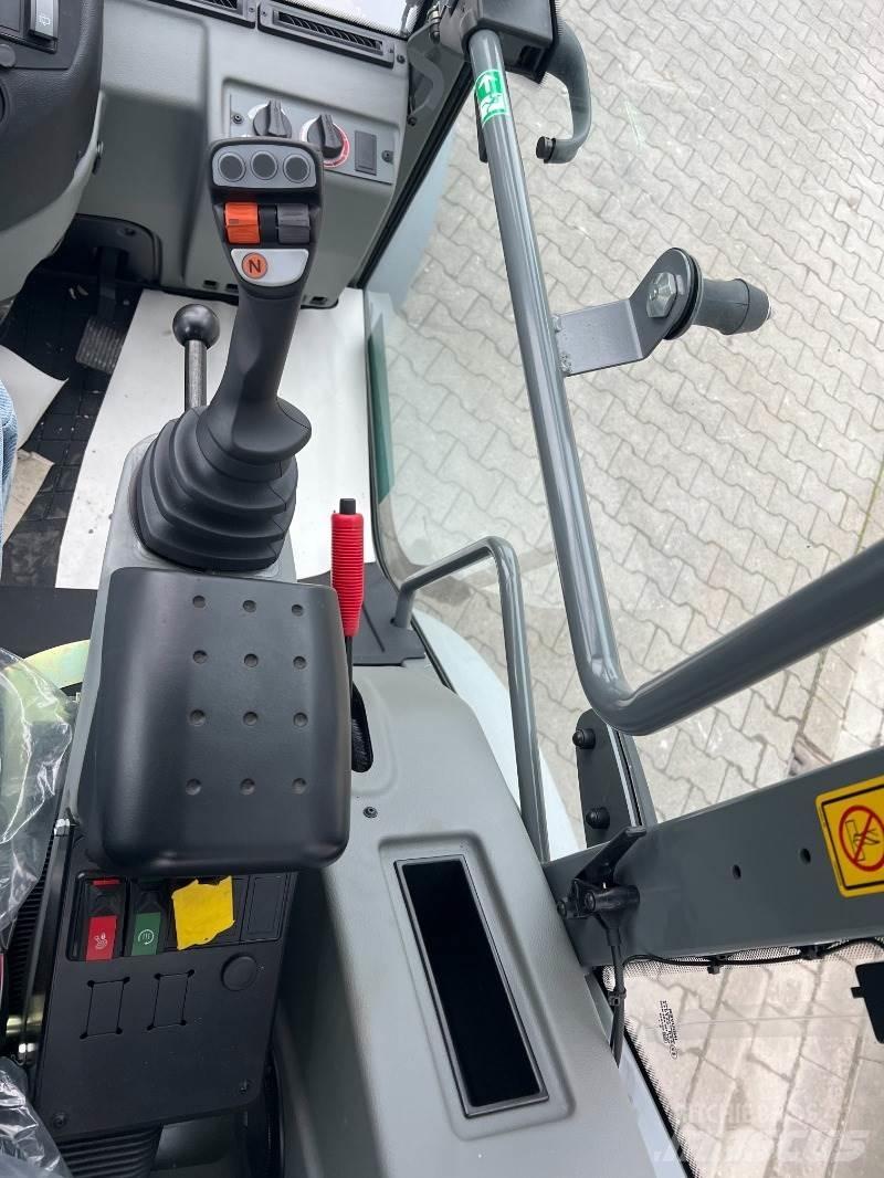 Kramer KL 43.8L لوادر بعجل