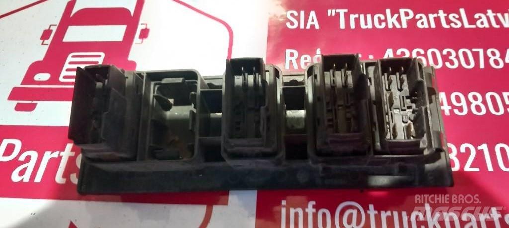 Volvo FH 12. 3175615 كابينة والداخلية