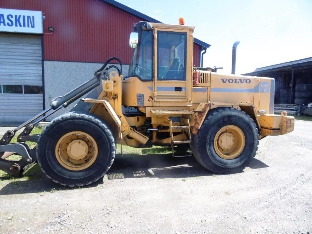 Volvo L90B لوادر بعجل