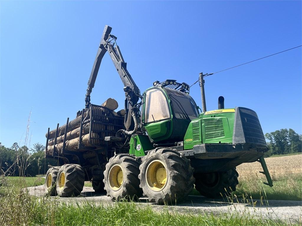 John Deere 1210E شاحنات