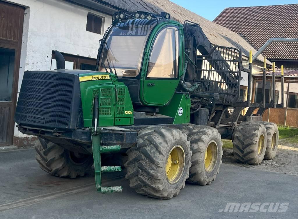 John Deere 1210E شاحنات