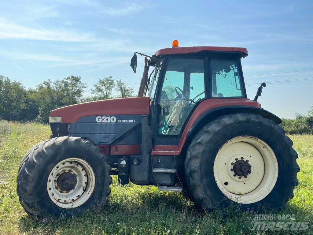 New Holland G 210 الجرارات