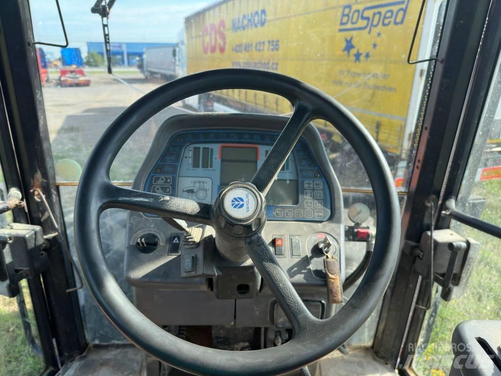New Holland G 210 الجرارات