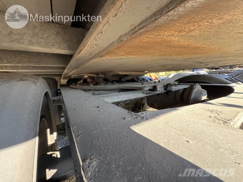 NTM APVD-52 حاملة نقل رباعية العجلات