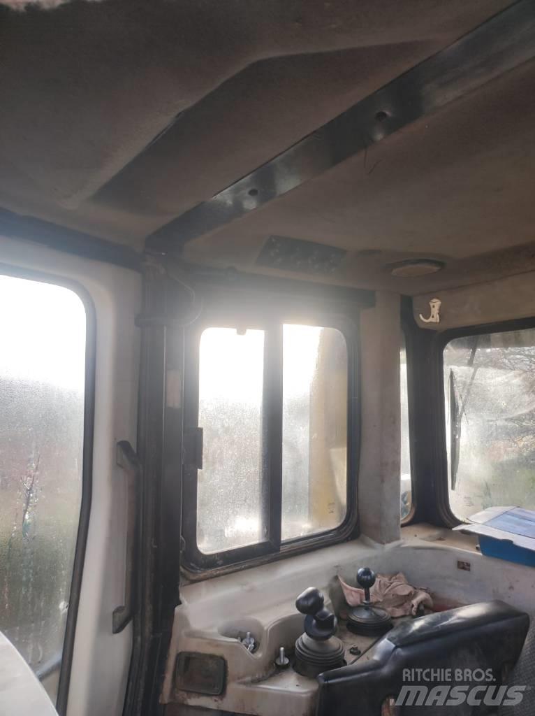 CAT D 6 R LGP II بلدوزرات مجنزرة