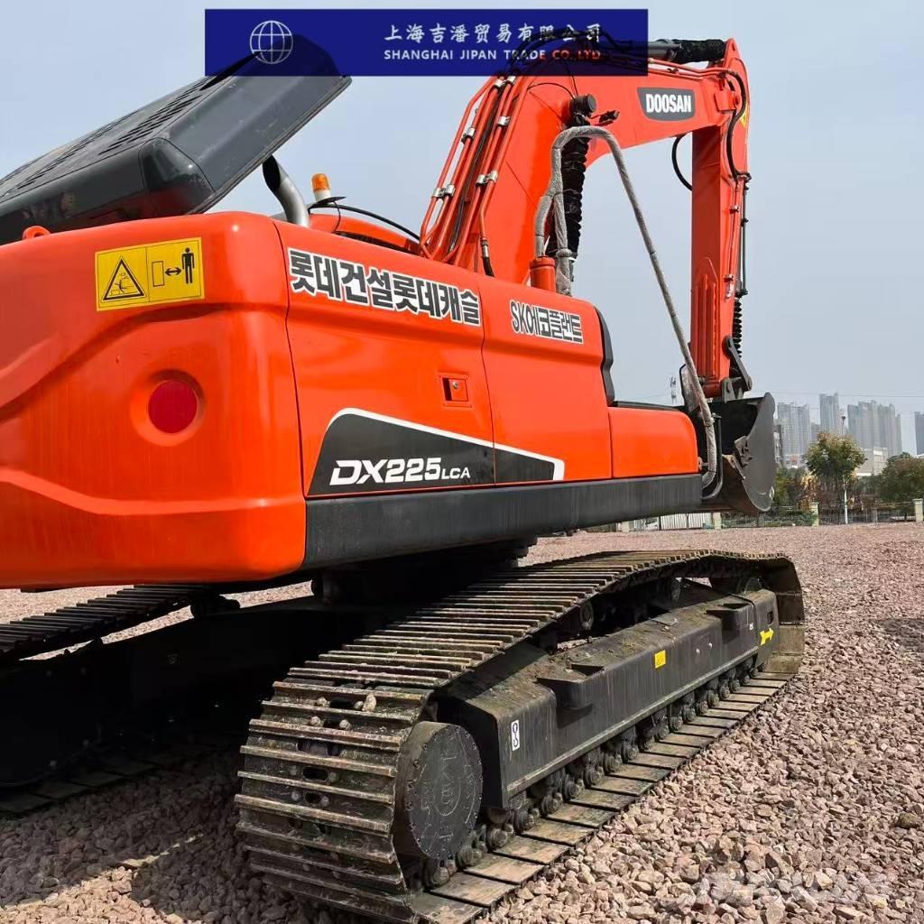 Doosan DX 225 حفارات زحافة