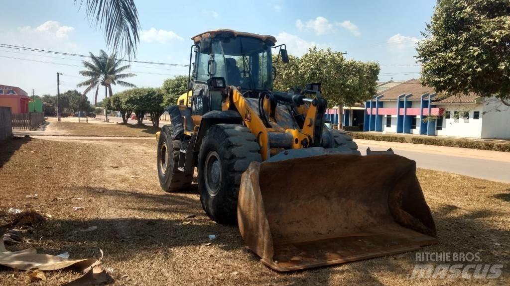 JCB 426 لوادر بعجل