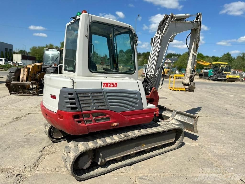 Takeuchi TB250 حفارات صغيرة أقل من 7 طن (حفارات صغيرة)