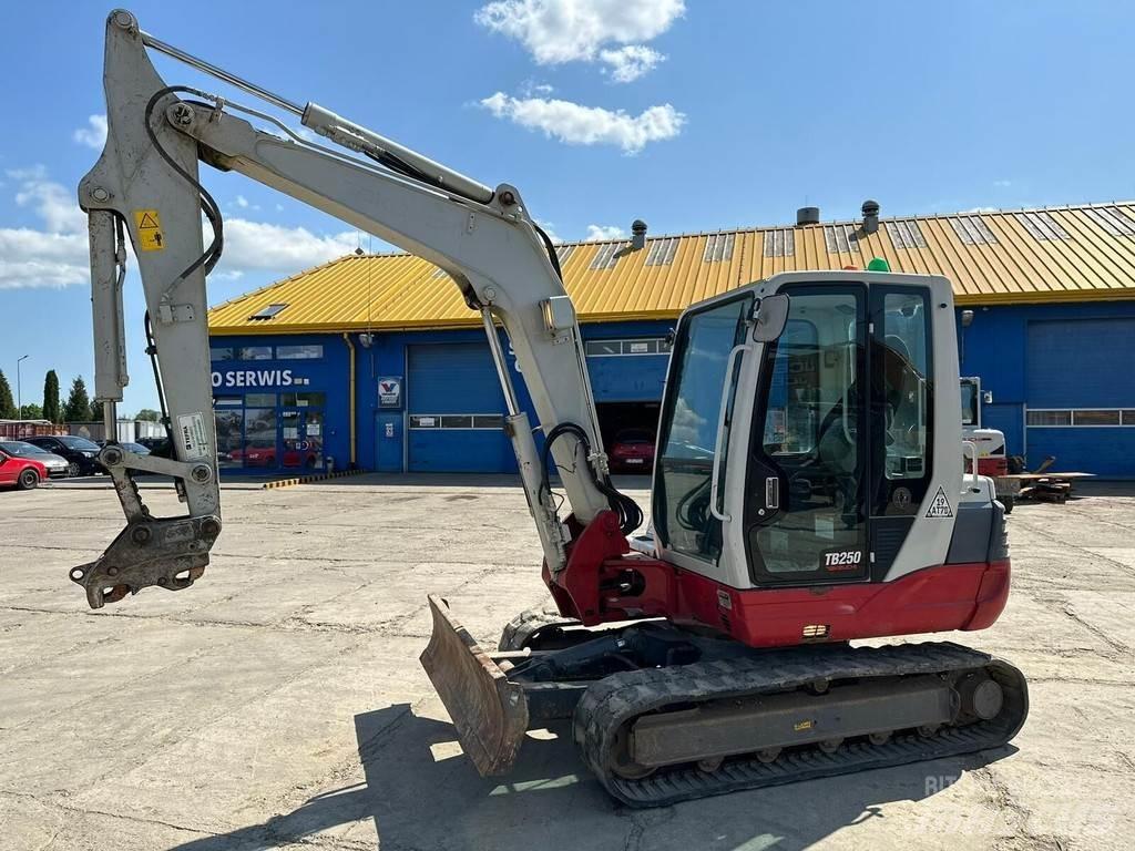 Takeuchi TB250 حفارات صغيرة أقل من 7 طن (حفارات صغيرة)
