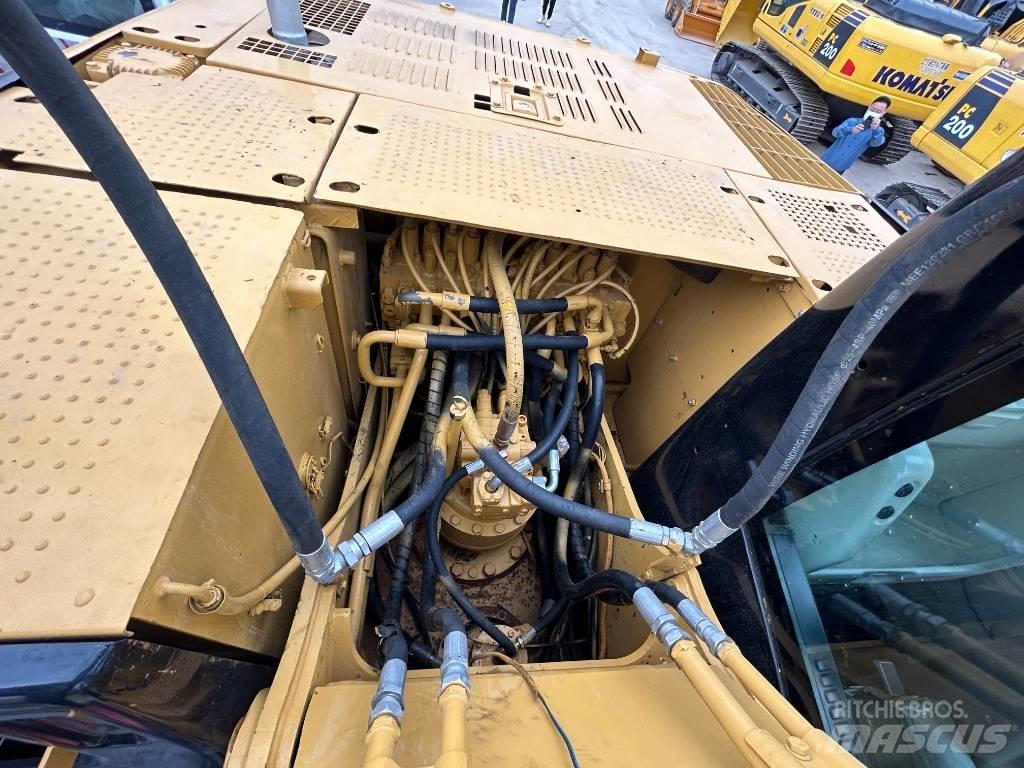 CAT 320C حفارات زحافة