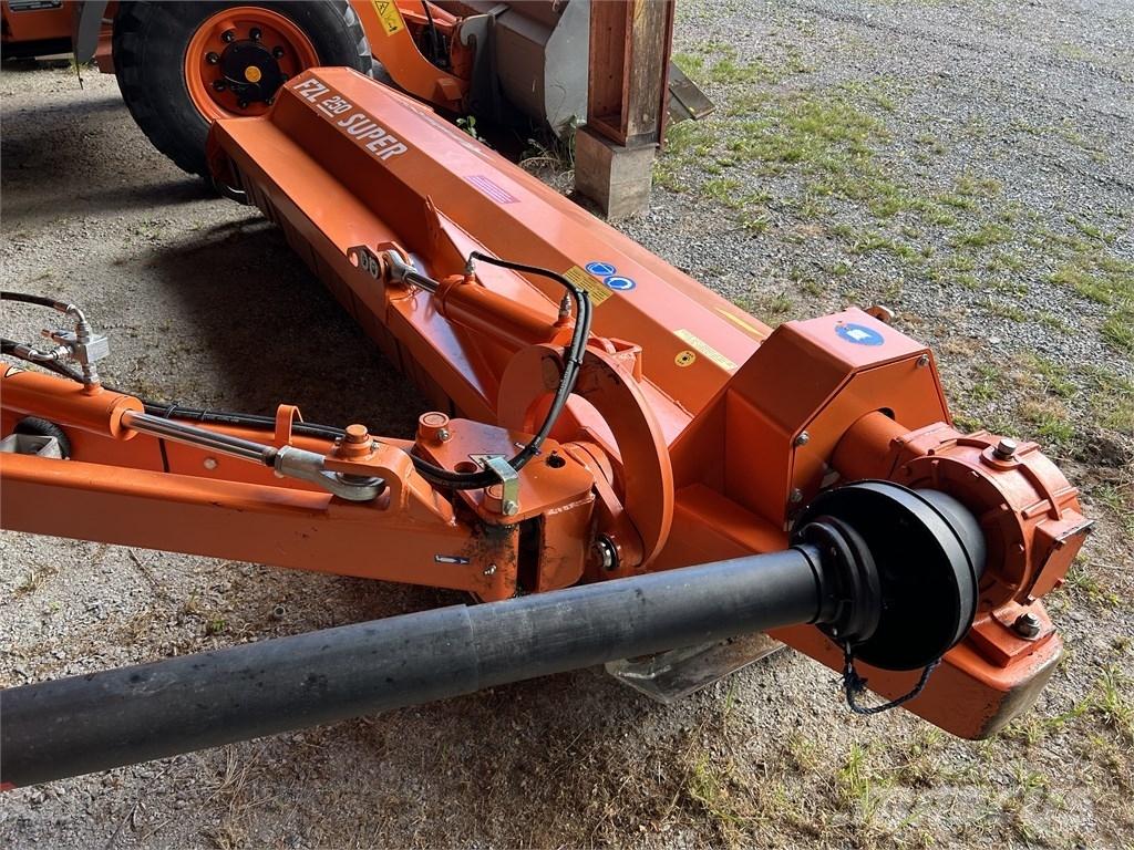 Agrimaster FZL250 جزازات وأغطية المراعي
