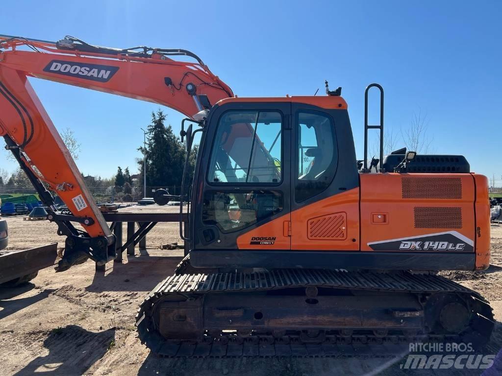 Doosan DX 140 LC حفارات زحافة