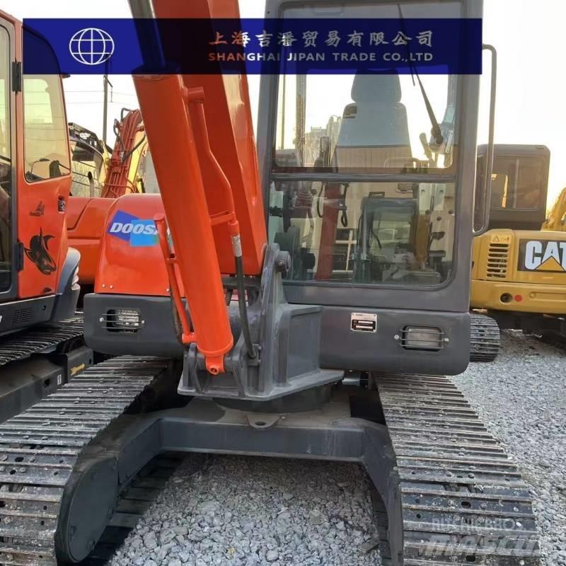 Doosan DH 55 حفارات صغيرة أقل من 7 طن (حفارات صغيرة)