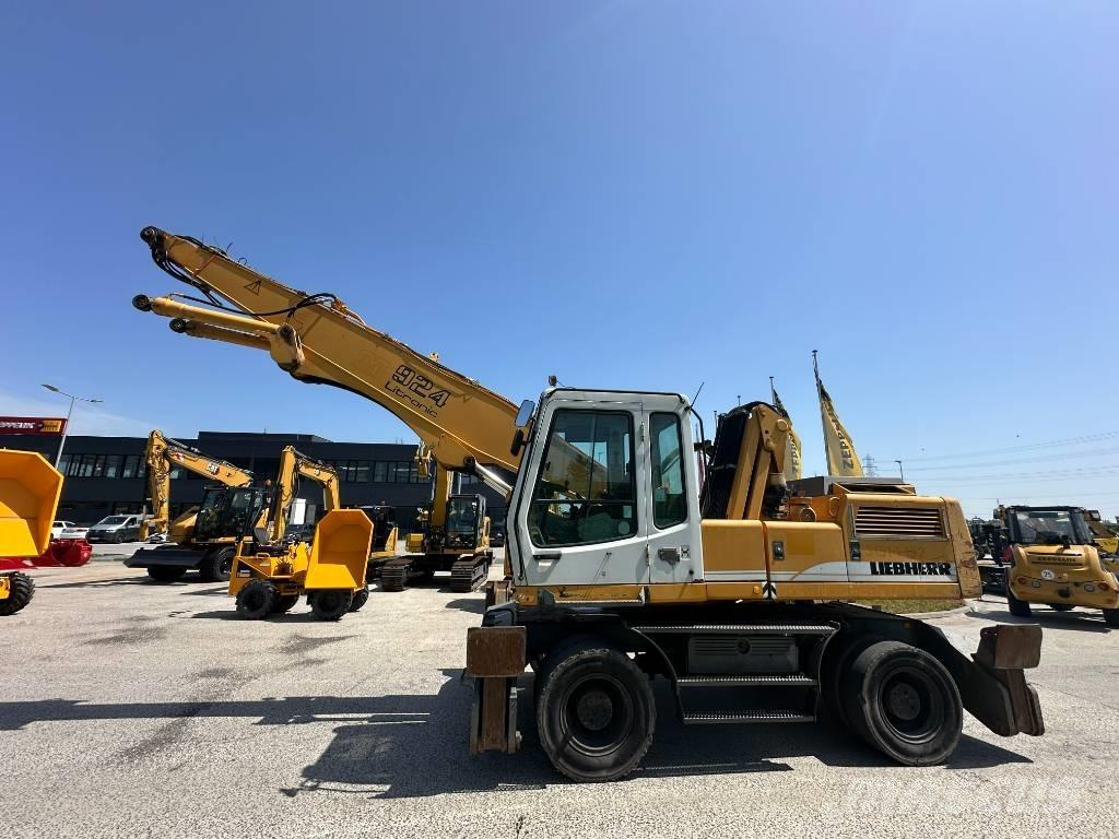 Liebherr A 924 مناولات المخلفات / مناولات صناعية