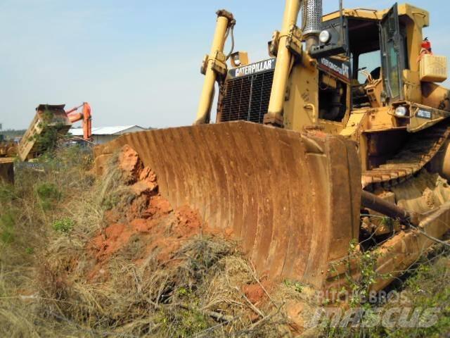 CAT D 8 L بلدوزرات مجنزرة