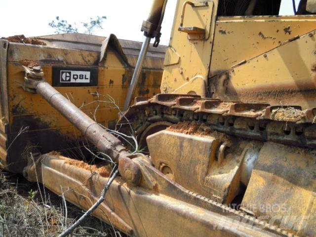 CAT D 8 L بلدوزرات مجنزرة