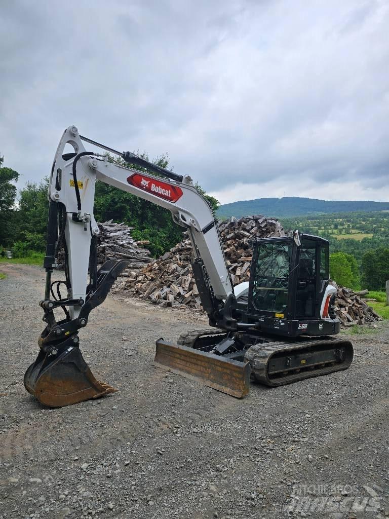 Bobcat E 88 R2 حفارات زحافة