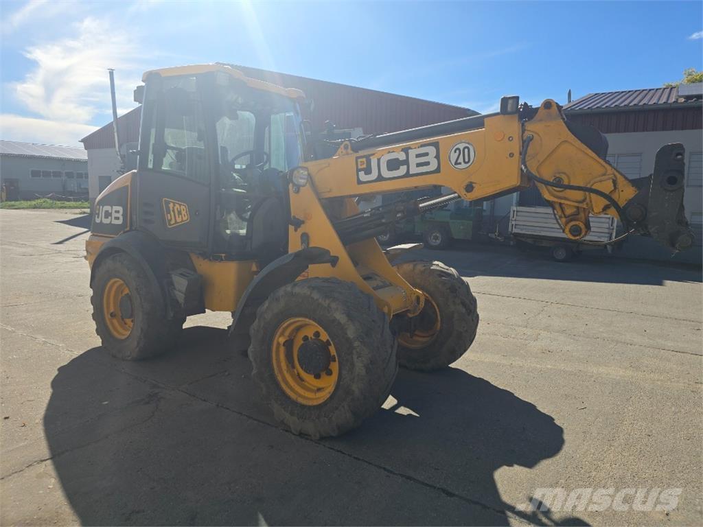 JCB TM 220 لوادر بعجل