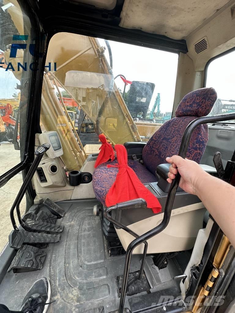 CAT 320 C L حفارات زحافة