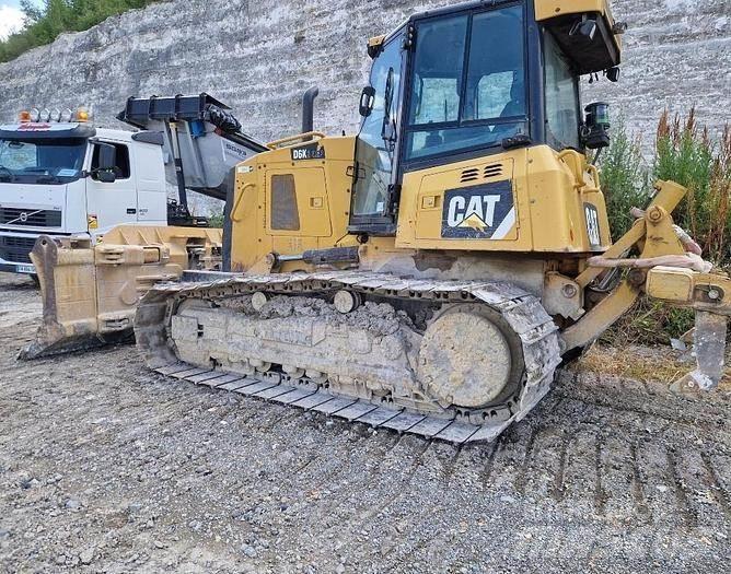 CAT D6K LGP بلدوزرات مجنزرة