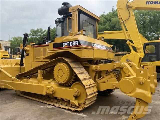 CAT D 8 R بلدوزرات مجنزرة