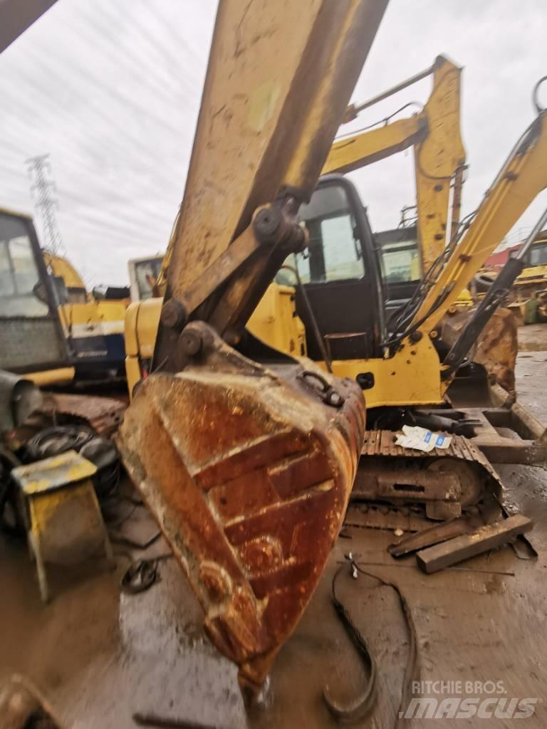 CAT E 120 B حفارات زحافة