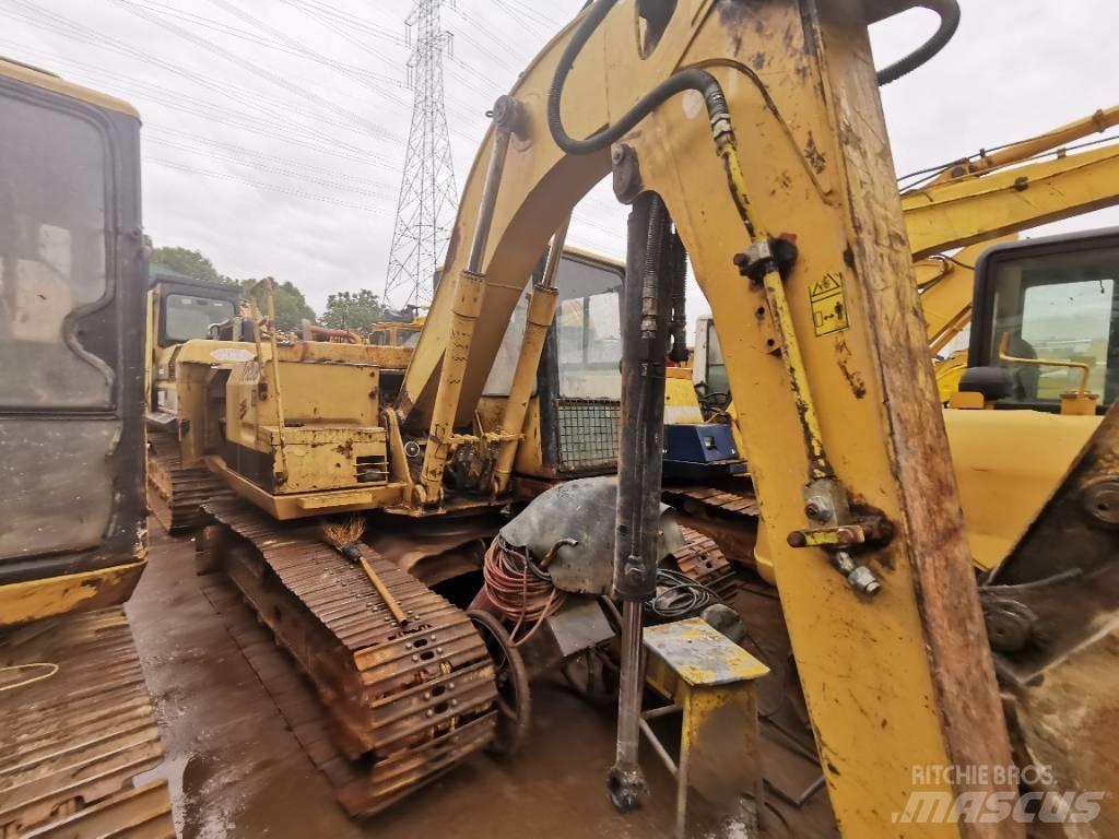 CAT E 120 B حفارات زحافة