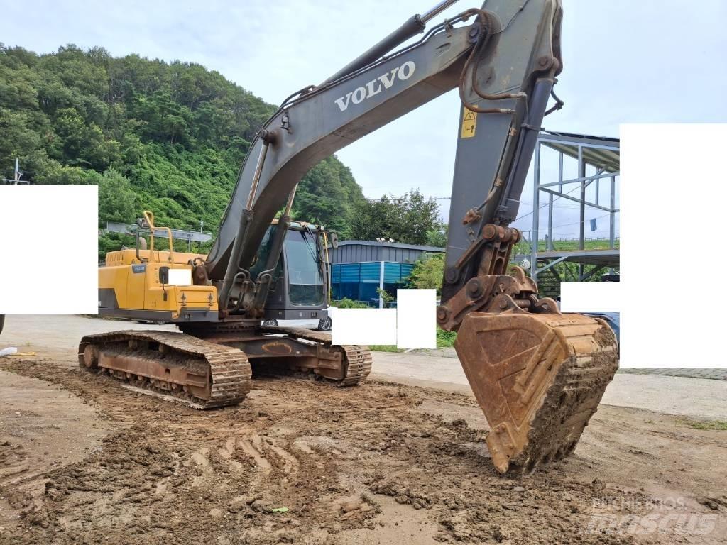 Volvo EC 300 D L حفارات زحافة