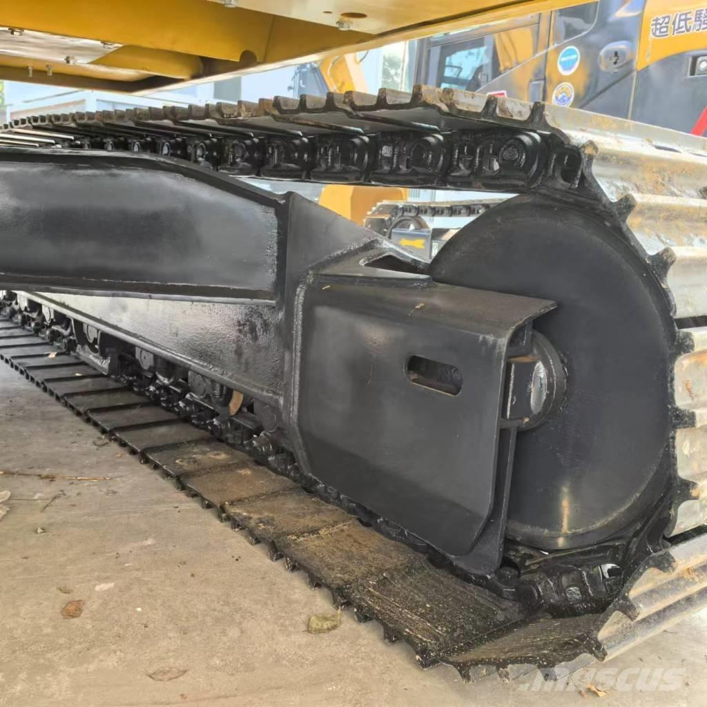 Komatsu PC 130-7 حفارات زحافة