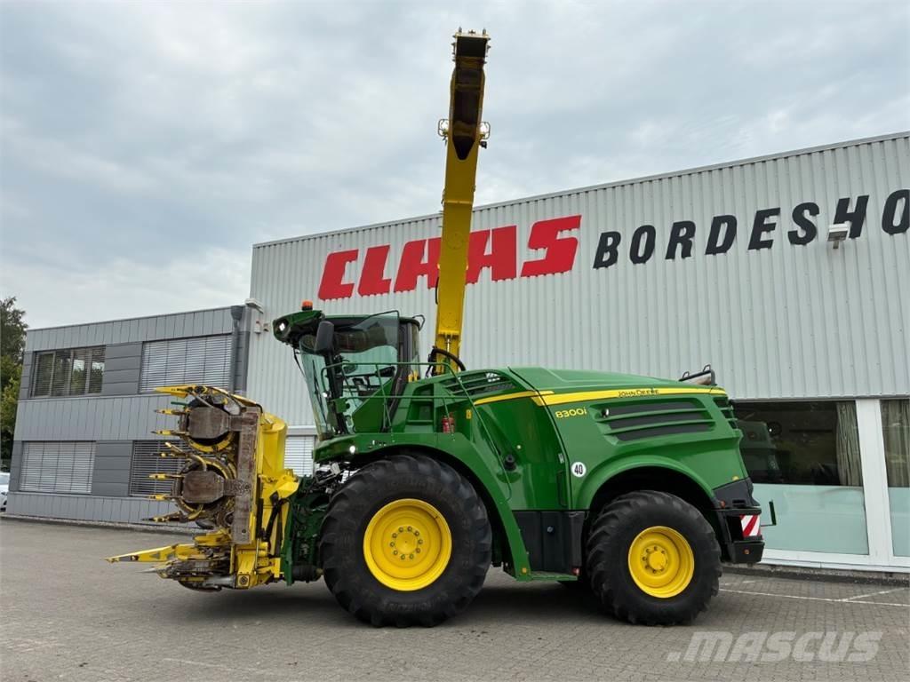 John Deere 8300i حصادات الأعلاف