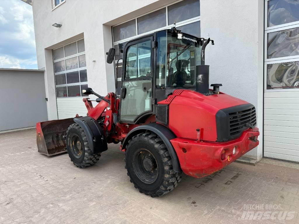 CAT 908 H لوادر بعجل