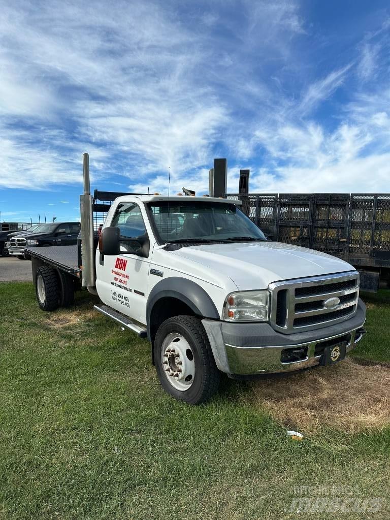 Ford F 550 XLT شاحنات مسطحة/مفصلية الجوانب