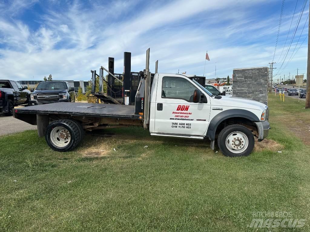 Ford F 550 XLT شاحنات مسطحة/مفصلية الجوانب