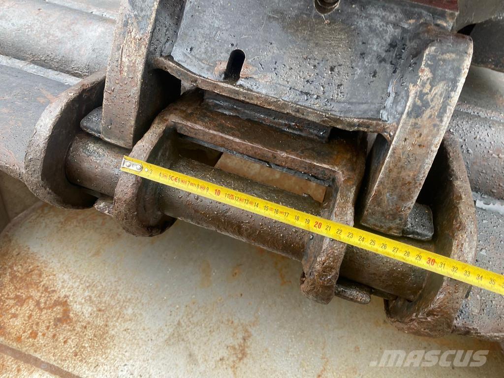 CAT 320 EL NVT حفارات زحافة