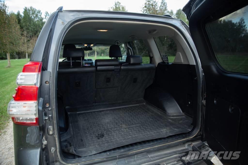 Toyota Landcruiser سيارات