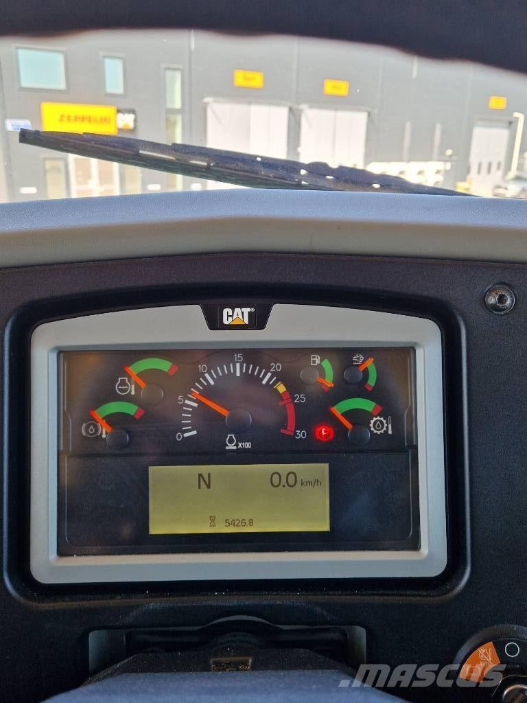 CAT 772G شاحنات المخلفات الصلبة