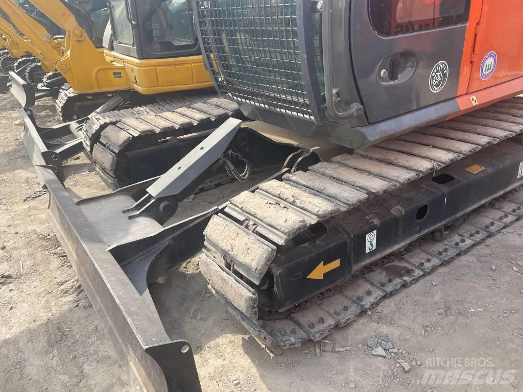 Hitachi ZX 80 حفارات زحافة