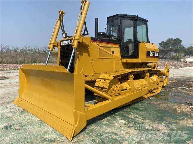 CAT D 6 G بلدوزرات مجنزرة