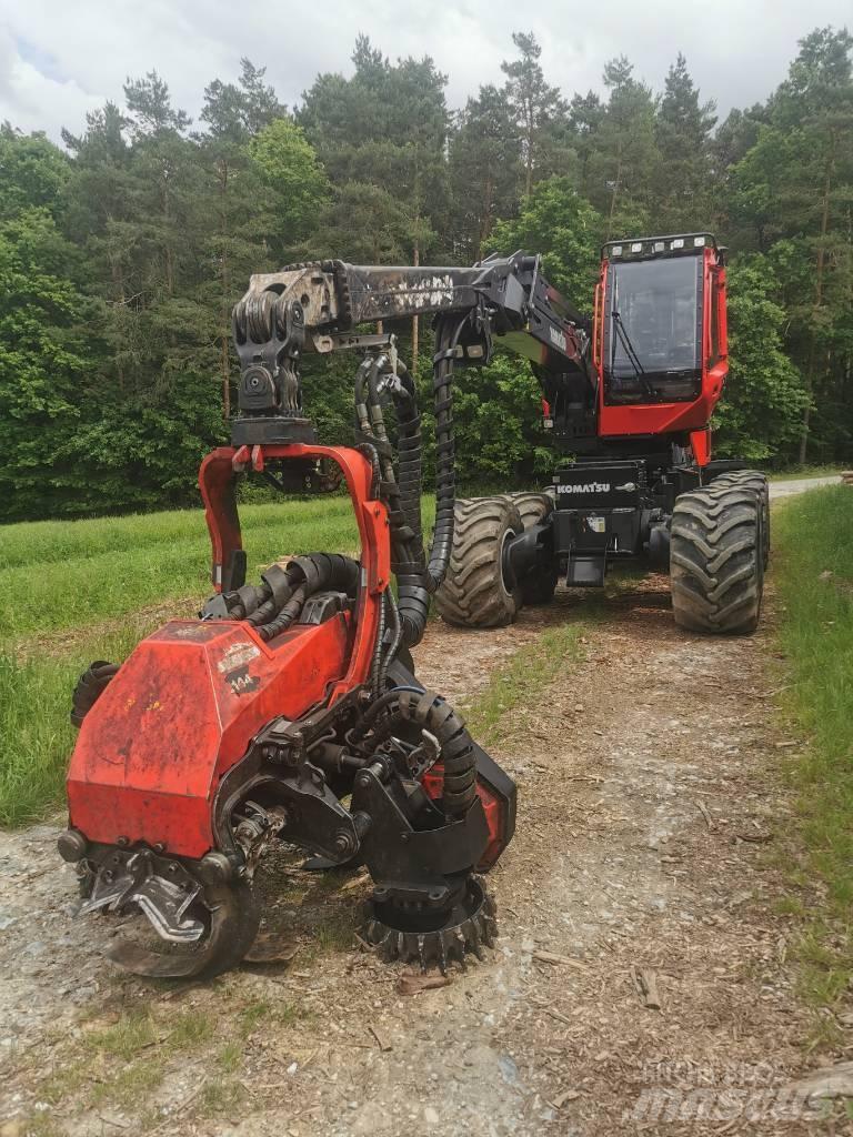 Komatsu 931 XC حصادات