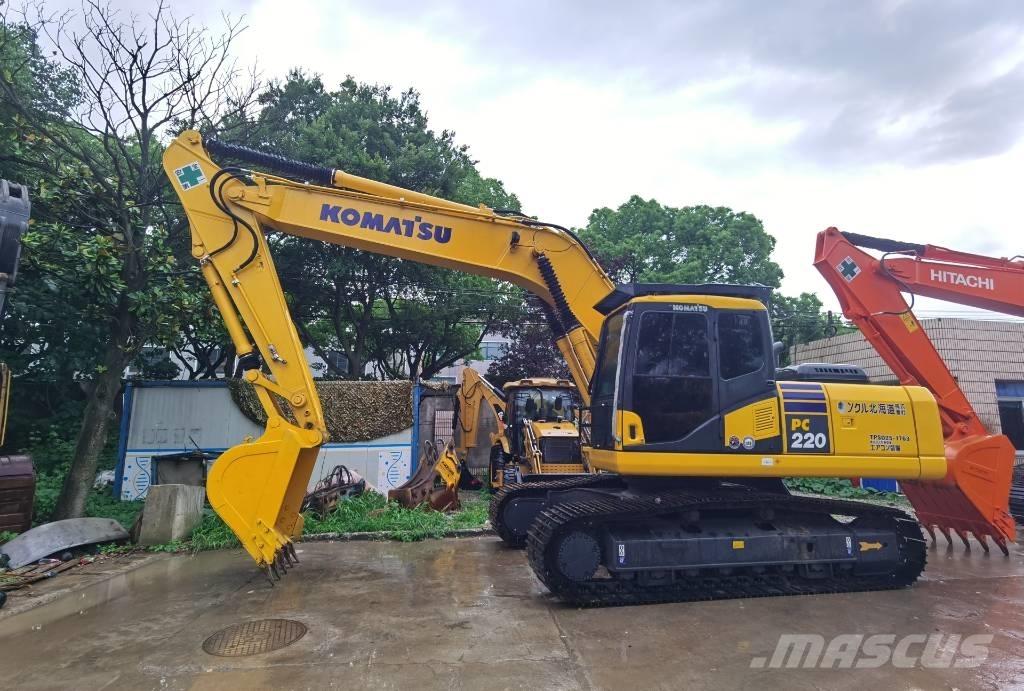 Komatsu PC 220-7 حفارات زحافة