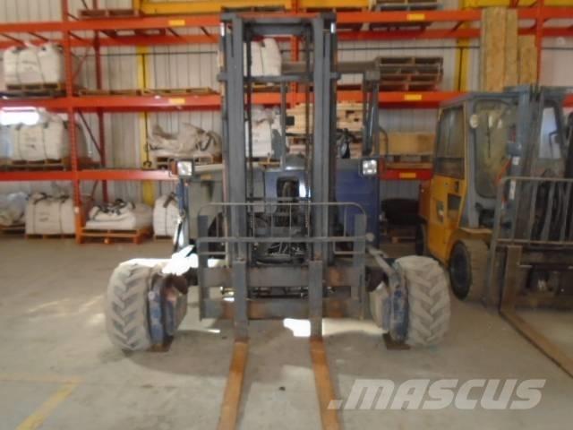 Moffett M45 شاحنات الطرق الوعرة