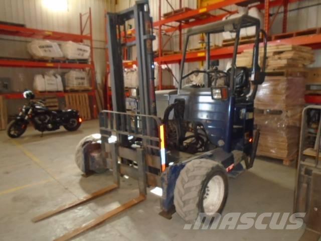 Moffett M45 شاحنات الطرق الوعرة