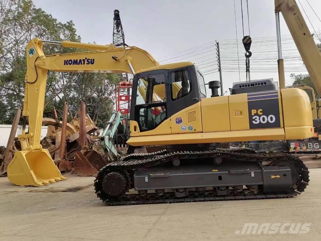 Komatsu PC 300 حفارات زحافة
